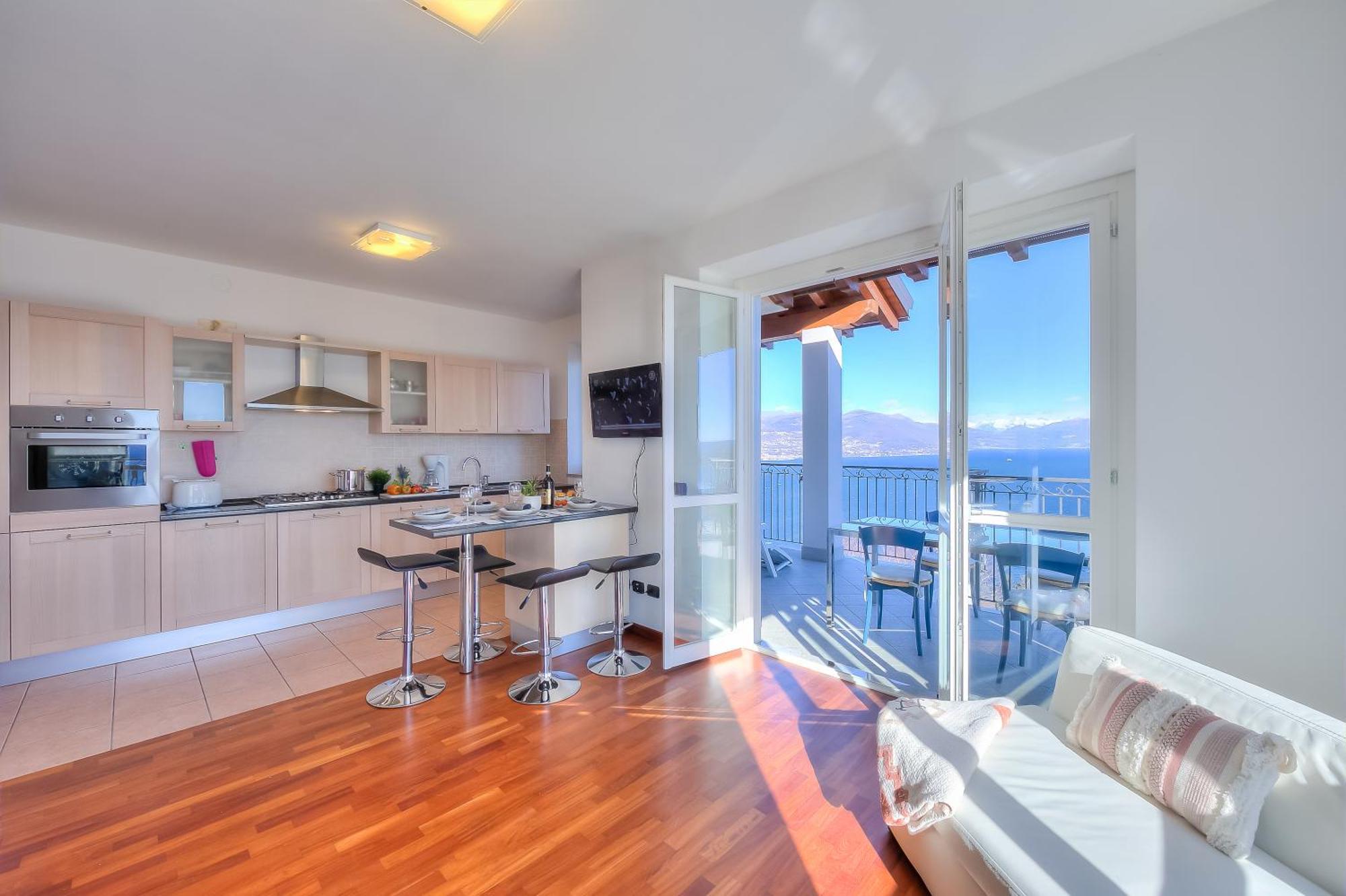 Penthouse The Magnifique View - Happy Appartamento Stresa